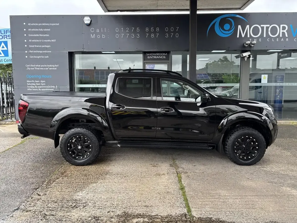 Used Nissan Navara Tekna 190 HP (139 kW) 2021 Black Pickup
