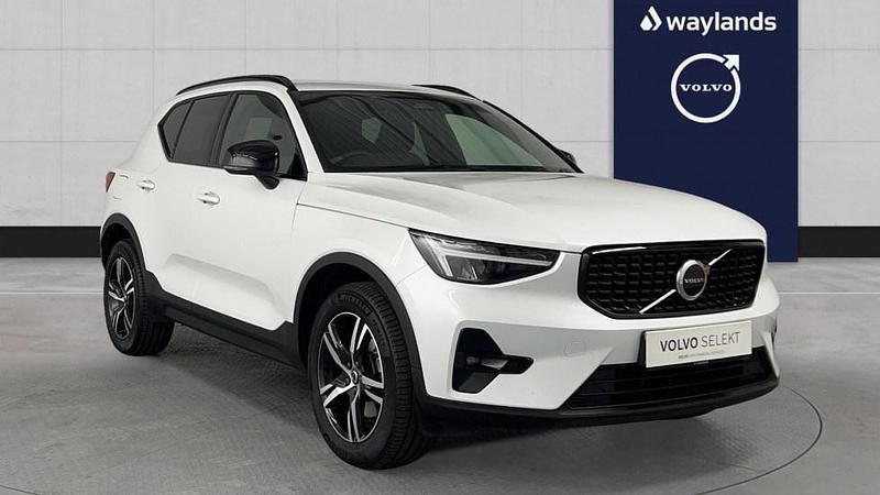 White Used 2022 Volvo XC40 Plus SUV | £29,490 (Fair price) - Image 1/4