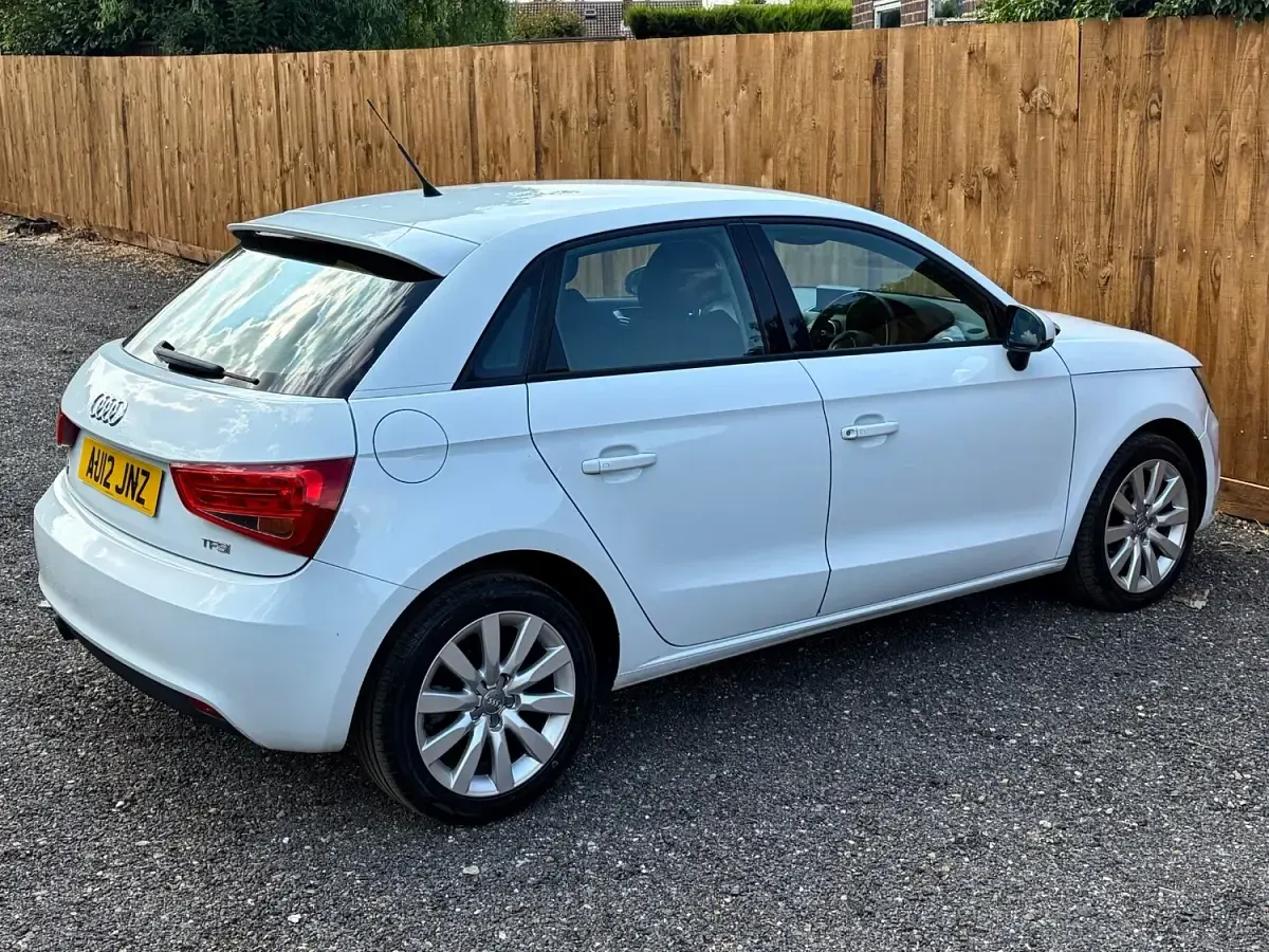 Used Audi A1 Sport 86 HP (63 kW) 2012 White Hatchback