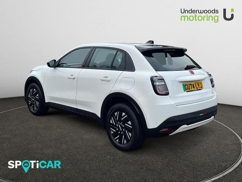 Used Fiat 600E Red 113 kW (154 HP) 2024 White SUV
