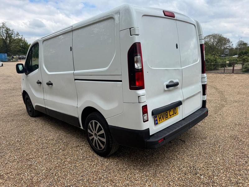 Used Renault Trafic Business 2018 White MPV