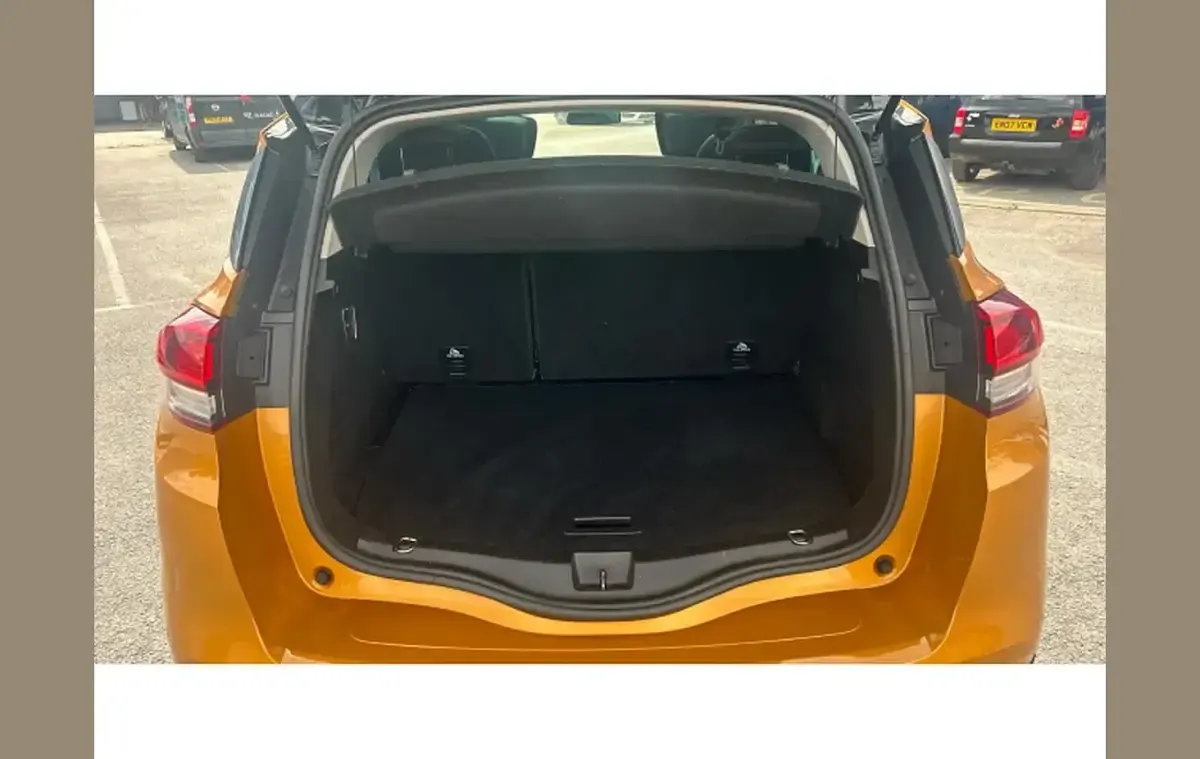 Used Renault Scénic Dynamique 128 HP (94 kW) 2016 Other MPV