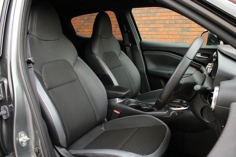 Used Nissan Juke N-Connecta 143 HP (105 kW) 2024 Grey SUV