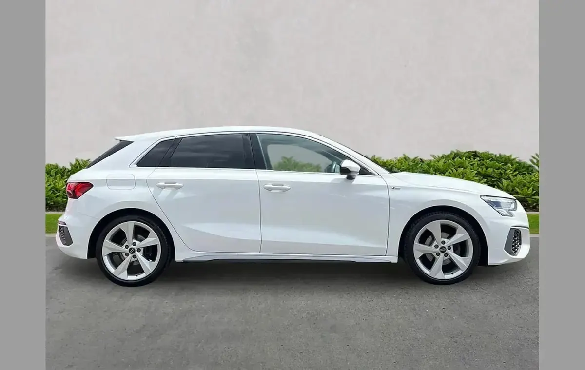Used Audi A3 S-Line 147 HP (108 kW) 2024 White Hatchback