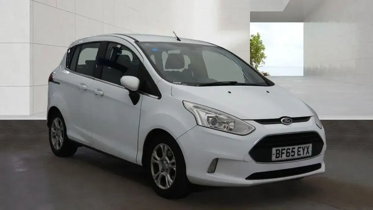 Used Ford B-MAX Zetec 2015 White MPV
