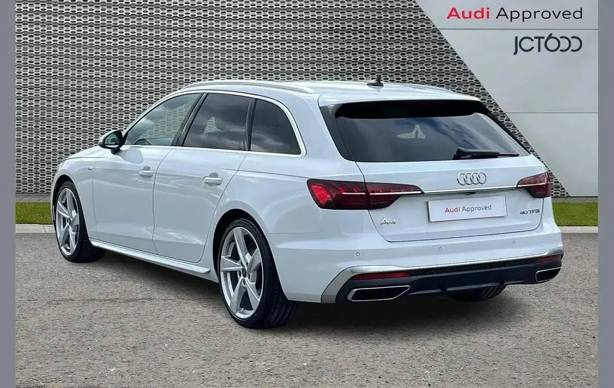 Używany Audi A4 S-Line 200 KM (147 kW) 2024 Biały Kombi