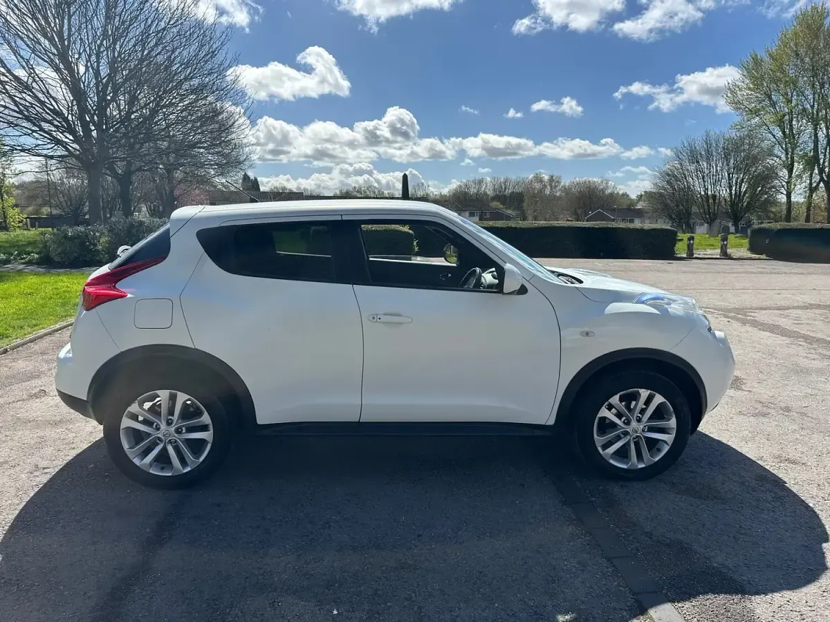 Used Nissan Juke Tekna 110 HP (80 kW) 2012 White SUV
