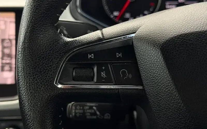 Used Seat Arona XCELLENCE 95 HP (69 kW) 2018 Blue SUV