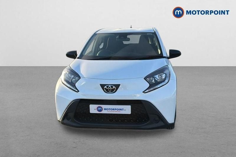 Used Toyota Aygo X PURE 72 HP (52 kW) 2023 White SUV