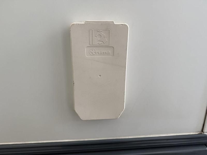 Image 4/4