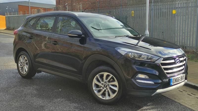 Black Used 2016 Hyundai Tucson SE SUV | £6,700 (Fair price) - Image 1/4