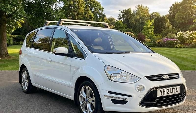 Begagnad Ford S-MAX Titanium 140 HK (102 kW) 2012 Vit Minibuss