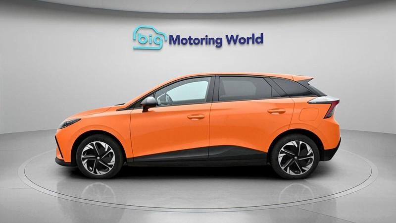 Used MG MG4 EV Trophy 319 kW (435 HP) 2022 Orange Hatchback