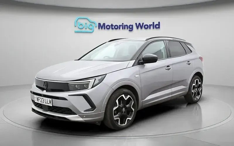 Second-hand Vauxhall Grandland X Ultimate 131 CP (96 kW) 2023 Gri SUV