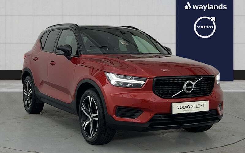 Red Used 2022 Volvo XC40 R-Design SUV | £26,391 (A bit pricey) - Image 1/4