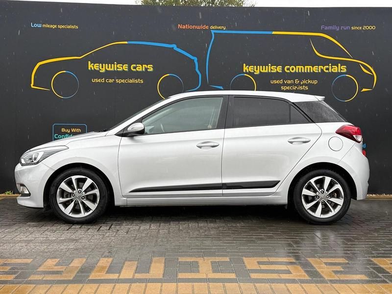 Used Hyundai i20 Premium 2016 Silver Hatchback