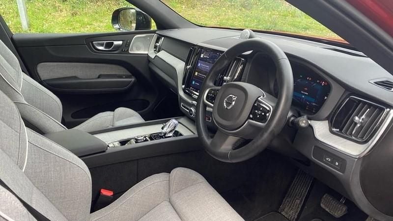 Used Volvo XC60 Ultra 449 HP (330 kW) 2025 Red SUV