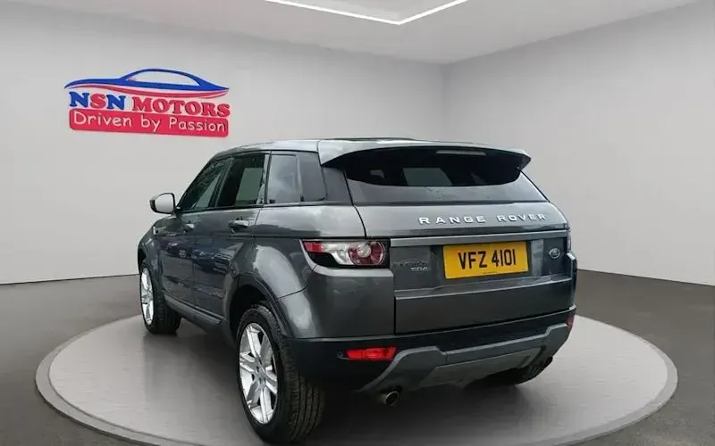 Used Land Rover Range Rover evoque Pure 190 HP (139 kW) 2015 Hatchback