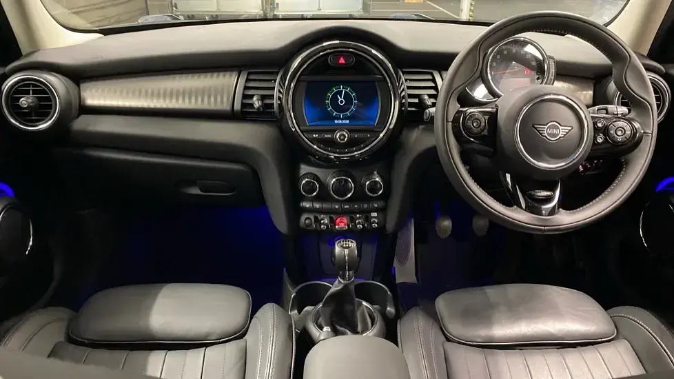 Used Mini Cooper Exclusive 134 HP (98 kW) 2019 Blue Hatchback