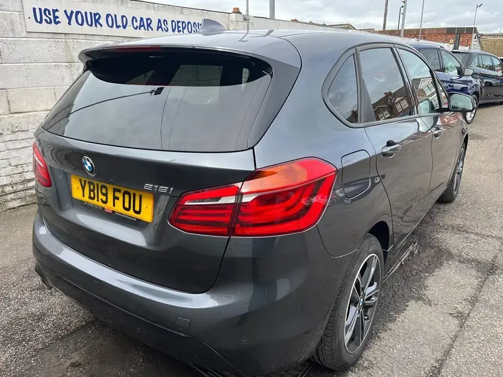 Begagnad BMW 218 Sport Line 2019 Grå Halvkombi