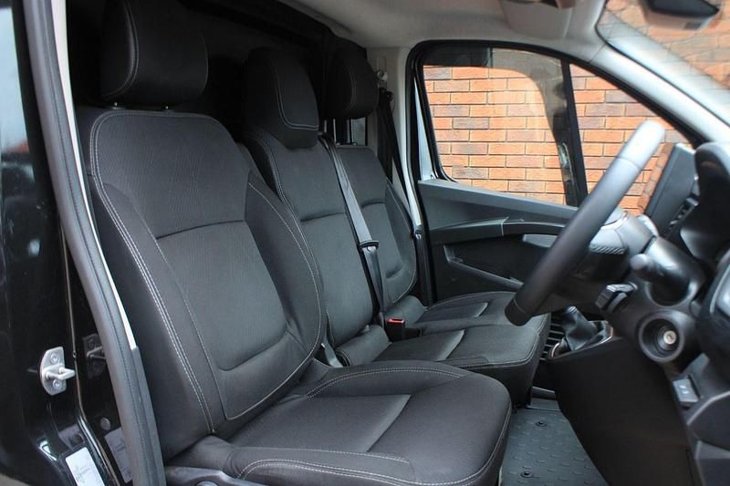 Used Renault Trafic 2023 Black MPV