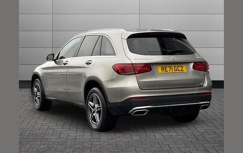 Used Mercedes GLC300e AMG line 301 HP (221 kW) 2021 Silver SUV