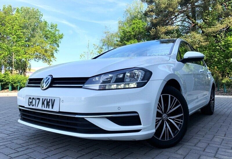 White Used 2017 VW Golf VII SE Hatchback | £9,750 (Fair price) - Image 1/4