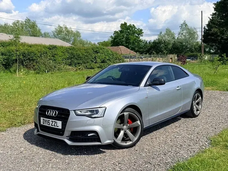 Used Audi A5 Black Edition 204 HP (150 kW) 2015 Silver Coupe