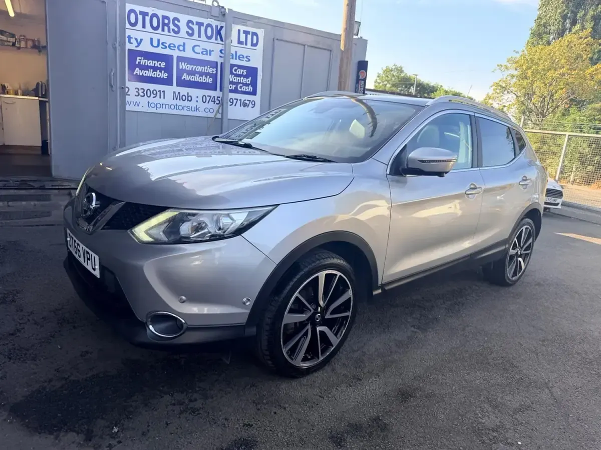 Used Nissan Qashqai Tekna 130 HP (95 kW) 2017 Silver SUV