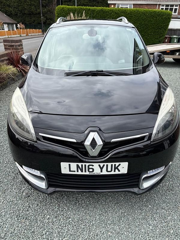 Używany Renault Grand Scénic IV Dynamique 110 KM (80 kW) 2016 Czarny Minivan