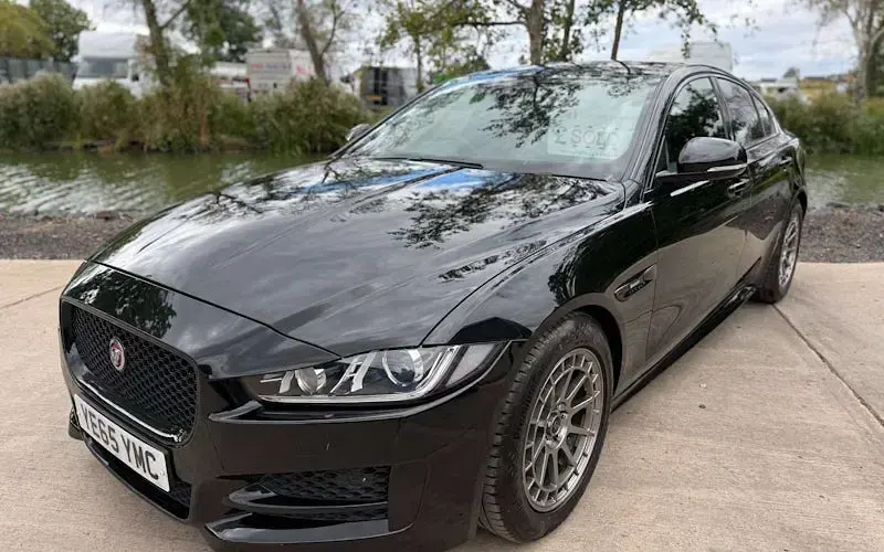 Used Jaguar XE R-Sport 163 HP (119 kW) 2015 Sedan