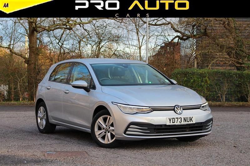 Second-hand VW Golf VIII Life 2023 Argintiu Hatchback