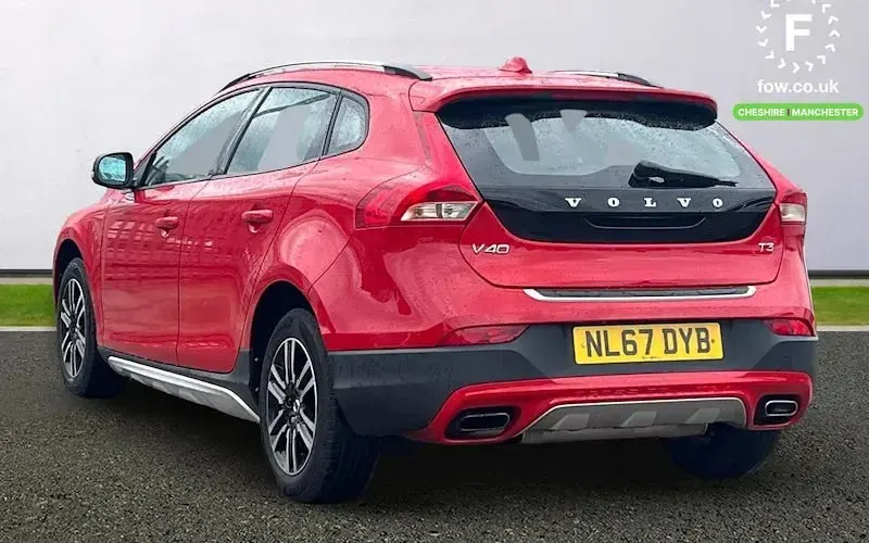 Used Volvo V40 152 HP (111 kW) 2019 Hatchback