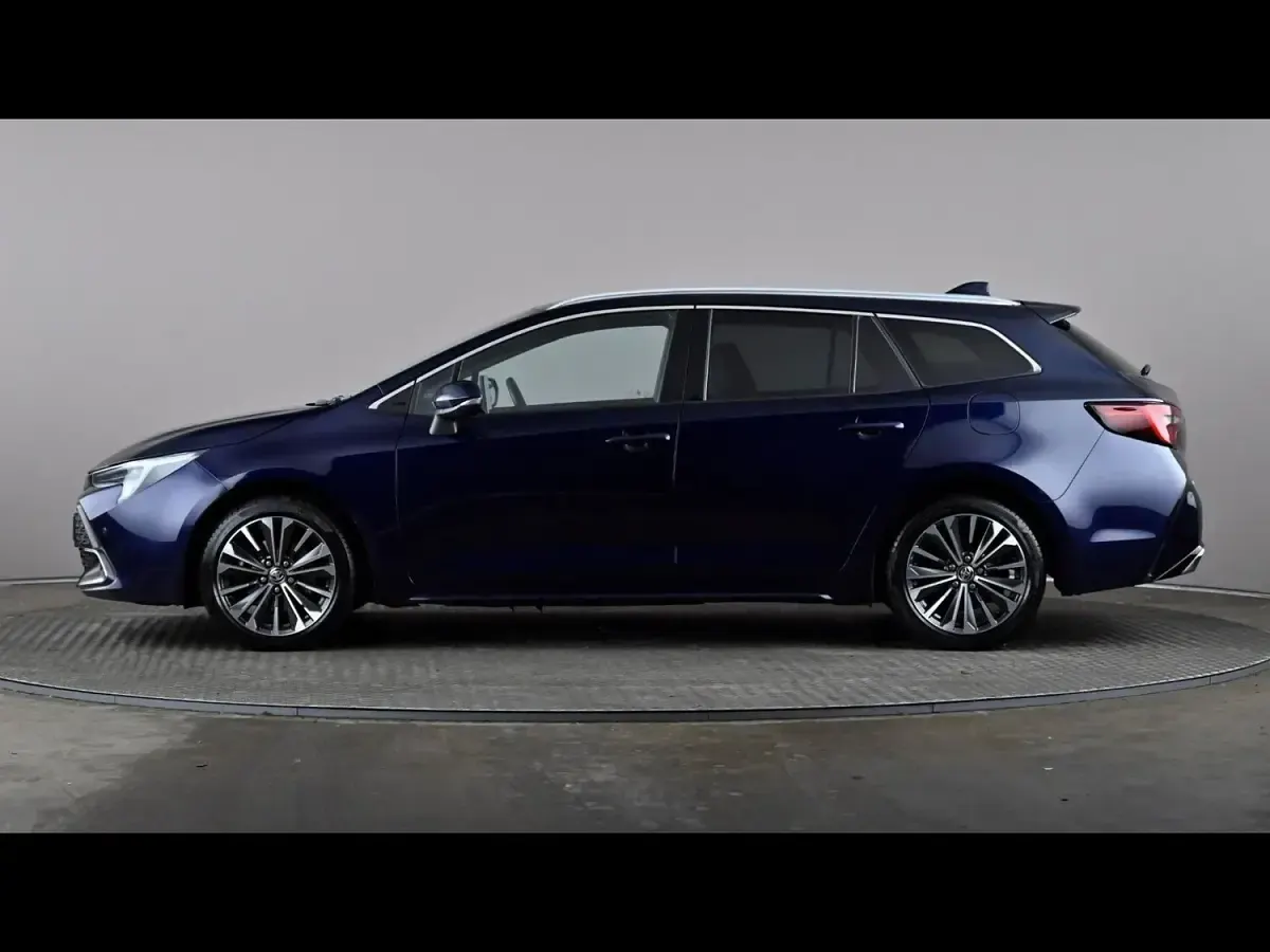 Used Toyota Corolla Design 2023 Blue Estate