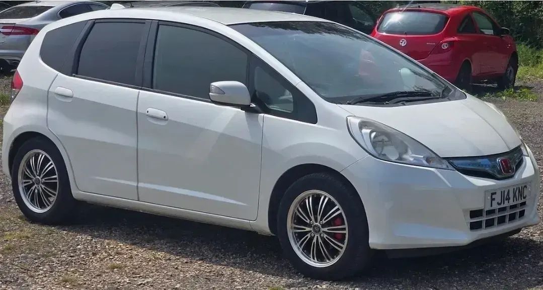 Used Honda Jazz Hybrid 2013 White Hatchback