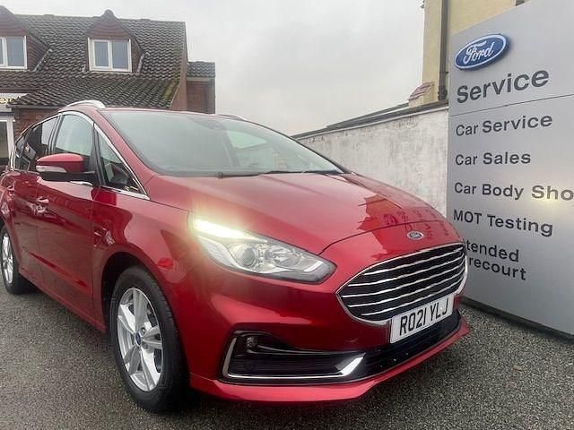 Used Ford S-MAX Titanium 150 HP (110 kW) 2021 Red MPV