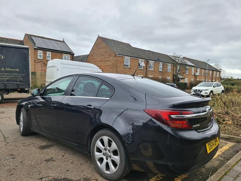 Używany Vauxhall Insignia SRi 2014 Czarny Hatchback