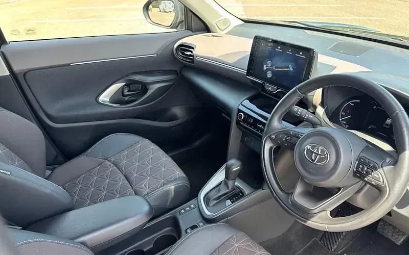 Used Toyota Yaris Cross 116 HP (85 kW) 2023 Grey SUV