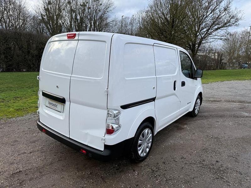 Used Nissan e-NV200 Acenta 80 kW (109 HP) 2020 White MPV