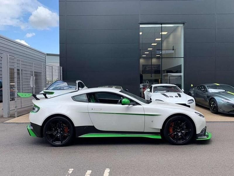 Used Aston Martin V8 Vantage 446 HP (328 kW) 2017 White Coupe