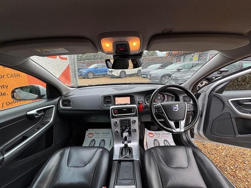 Used Volvo V60 SE 163 HP (119 kW) 2017 Silver Estate