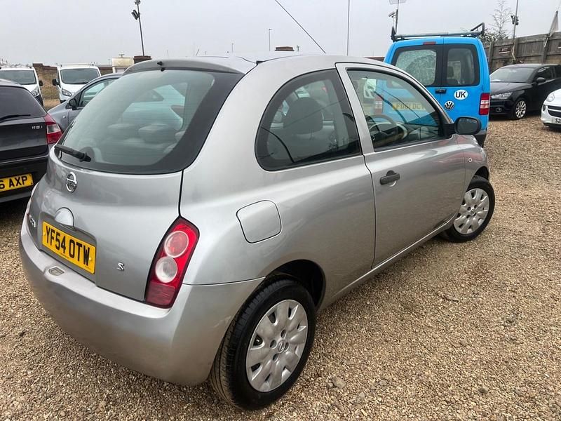 Begagnad Nissan Micra S 79 HK (58 kW) 2005 Silver Halvkombi
