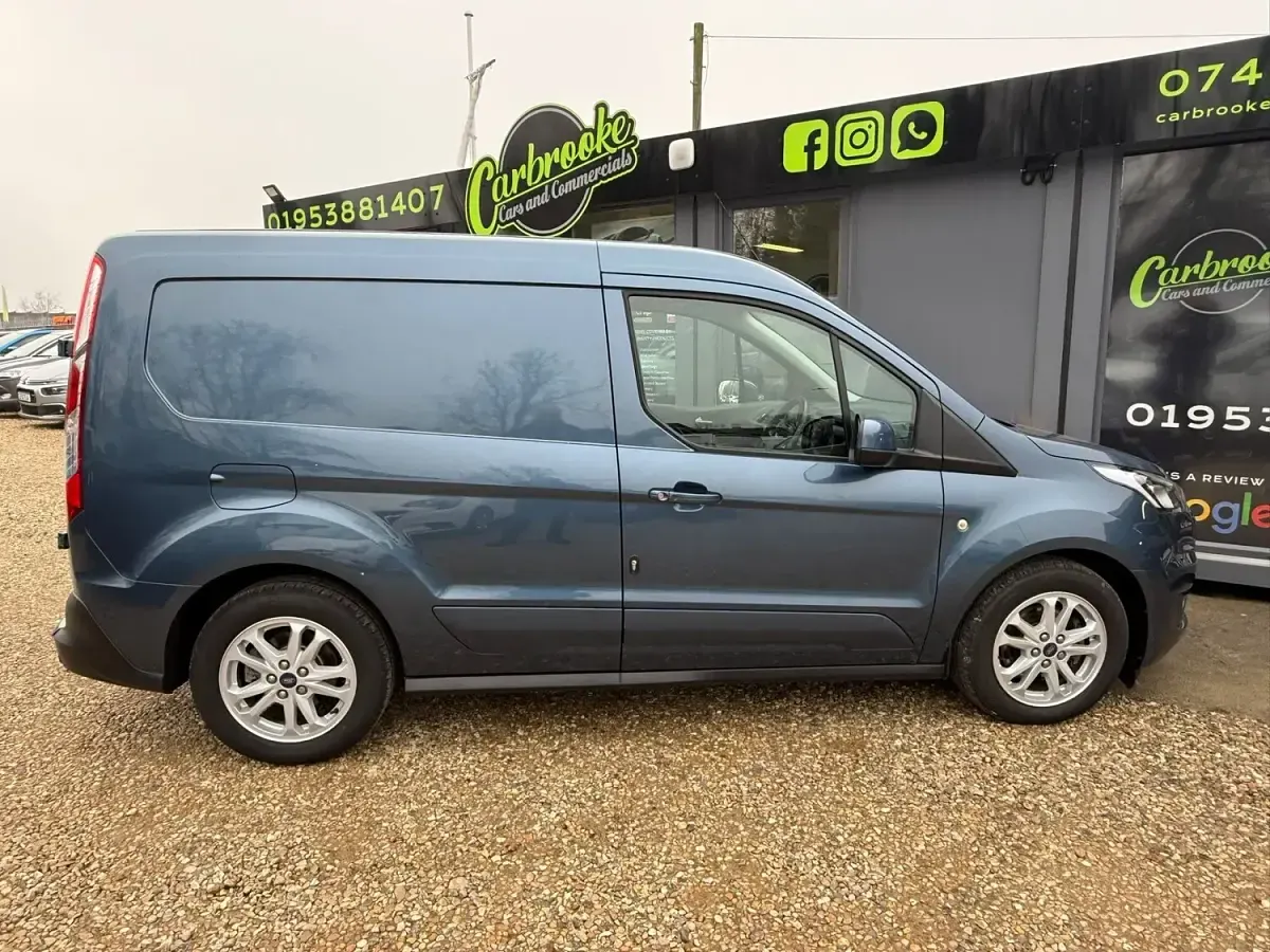Käytetty Ford Transit Connect Limited 120 HP (88 kW) 2020 Sininen Tila-auto
