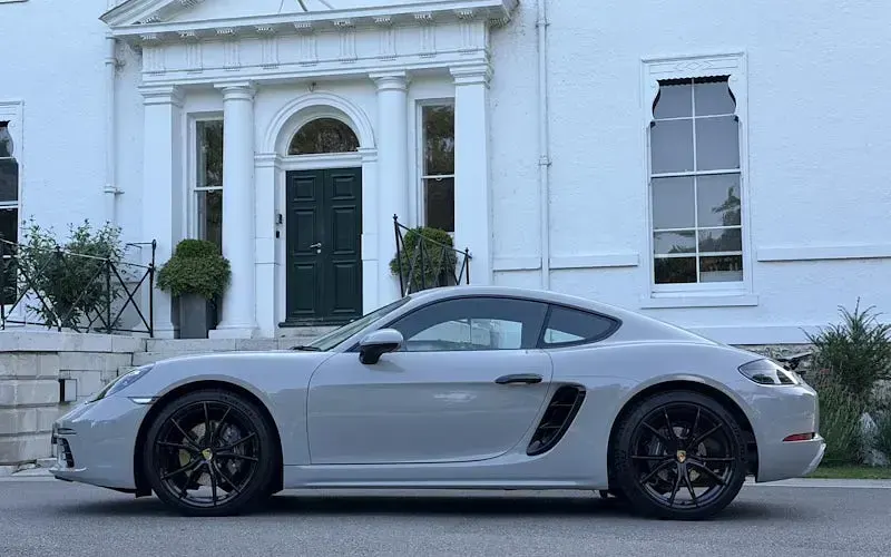 Used Porsche 718 Cayman 300 HP (220 kW) 2025 Coupe