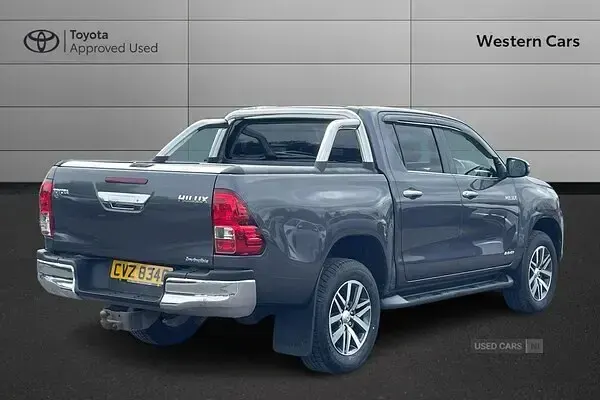 Used Toyota HiLux 150 HP (110 kW) 2019 Grey Pickup