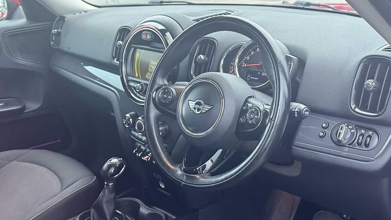 Used Mini Cooper Countryman 134 HP (98 kW) 2017 Red SUV