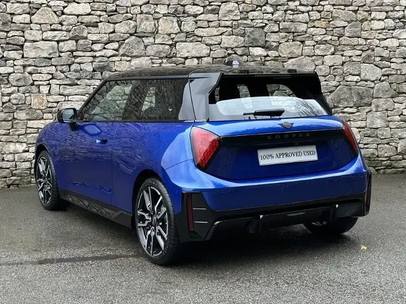 Used Mini Cooper Sport 135 kW (184 HP) 2025 Blue Hatchback