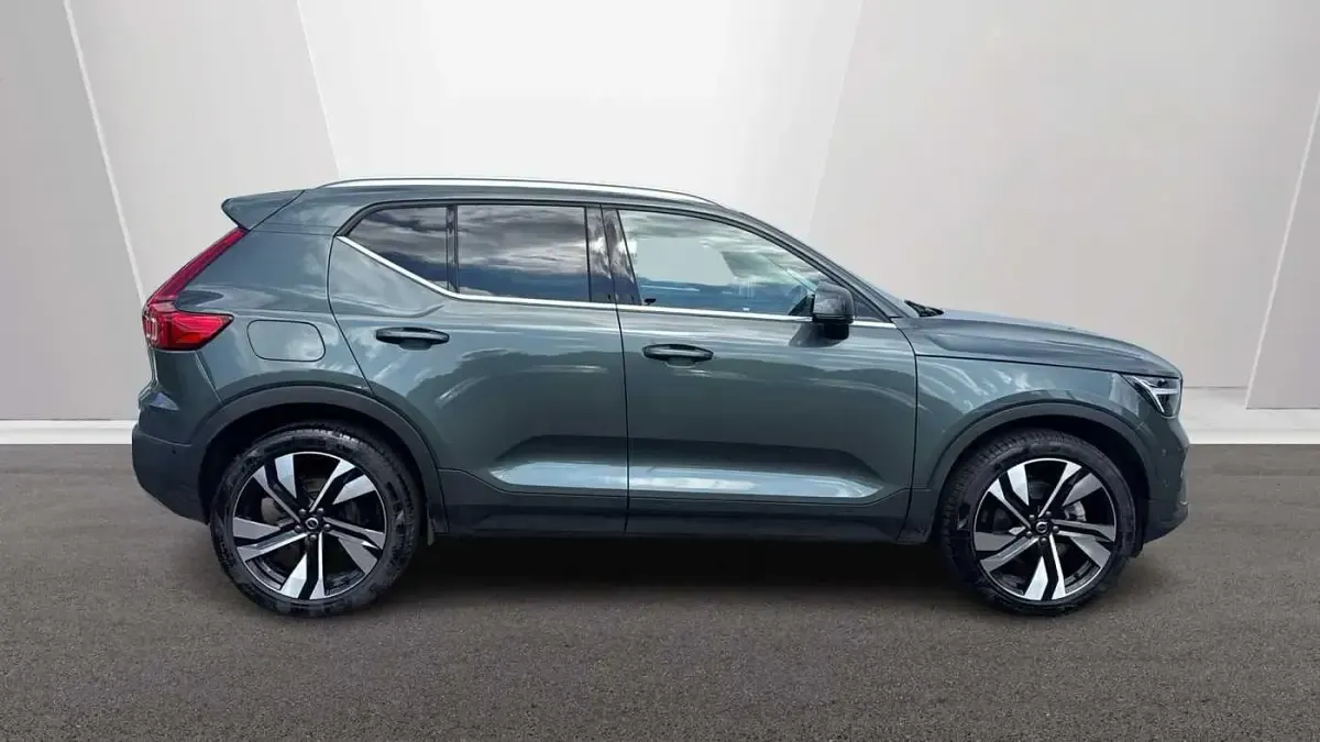 Used Volvo XC40 Ultra 161 HP (118 kW) 2025 Green SUV