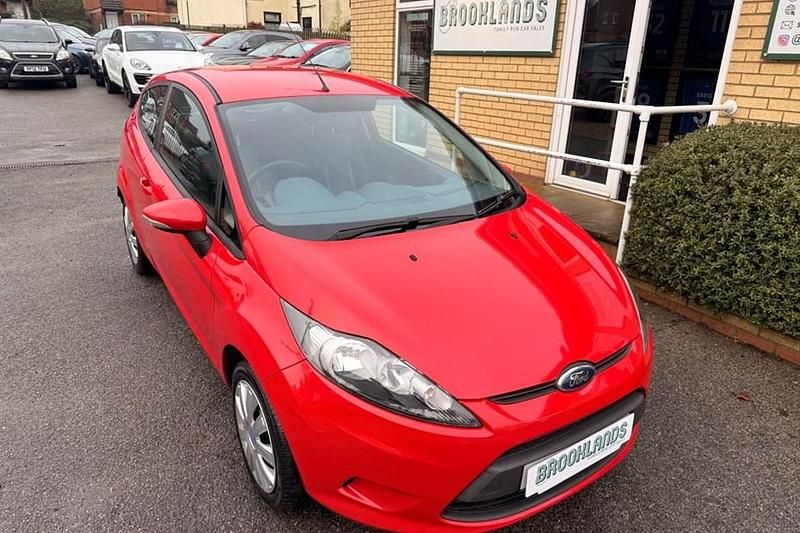 Used Ford Fiesta 82 HP (60 kW) 2010 Colorado red Hatchback
