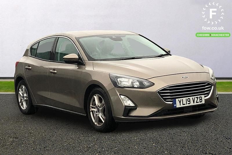 Used Ford Focus Zetec 125 HP (91 kW) 2019 Silver Hatchback